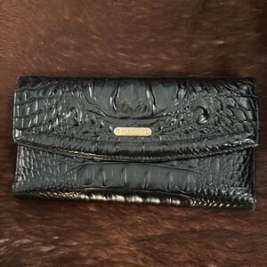 ✨BRAHMIN✨ leather wallet, EUC.